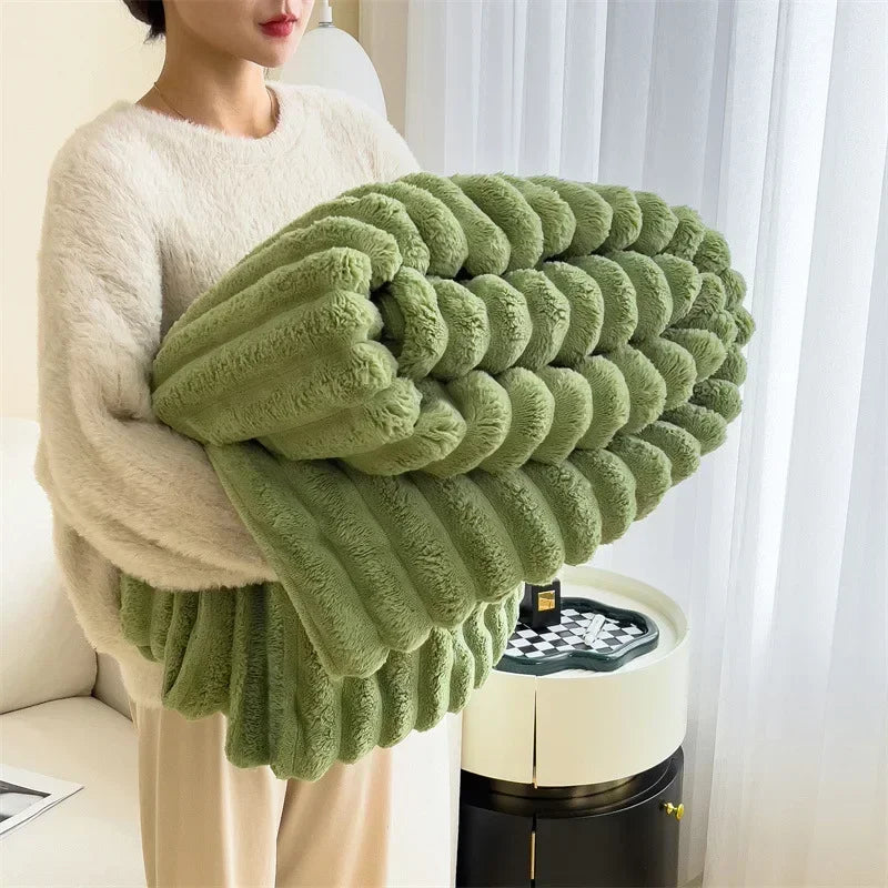 Liora Plush Throw Blanket | Ultra Soft Imitation Lambswool, Cozy Fleece Design