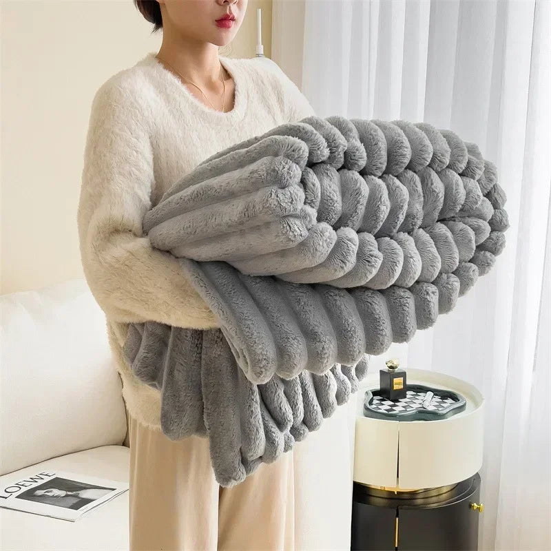 Liora Plush Throw Blanket | Ultra Soft Imitation Lambswool, Cozy Fleece Design
