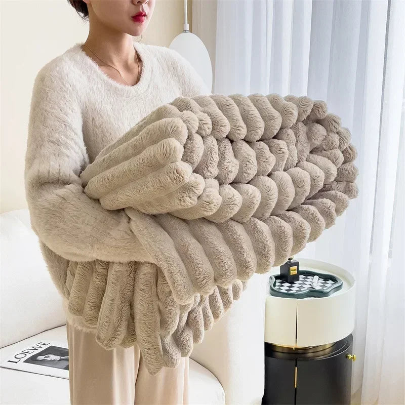 Liora Plush Throw Blanket | Ultra Soft Imitation Lambswool, Cozy Fleece Design