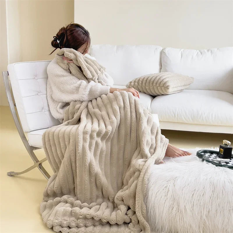 Liora Plush Throw Blanket | Ultra Soft Imitation Lambswool, Cozy Fleece Design