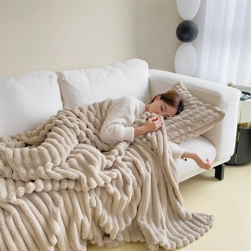 Liora Plush Throw Blanket | Ultra Soft Imitation Lambswool, Cozy Fleece Design